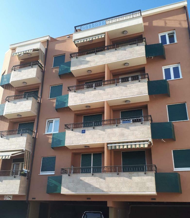 Apartment Eni With Garage Parking Split Luaran gambar